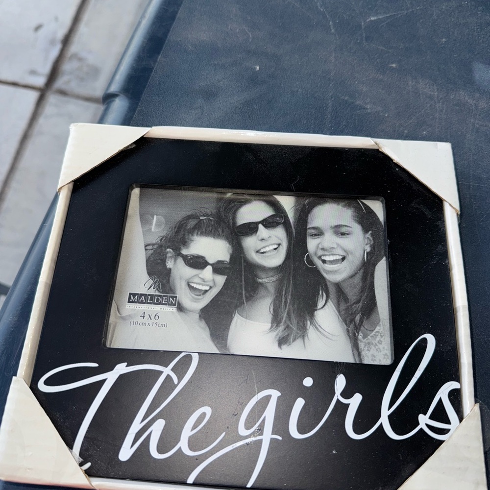 Kohl's Elegant Black Photo Frame